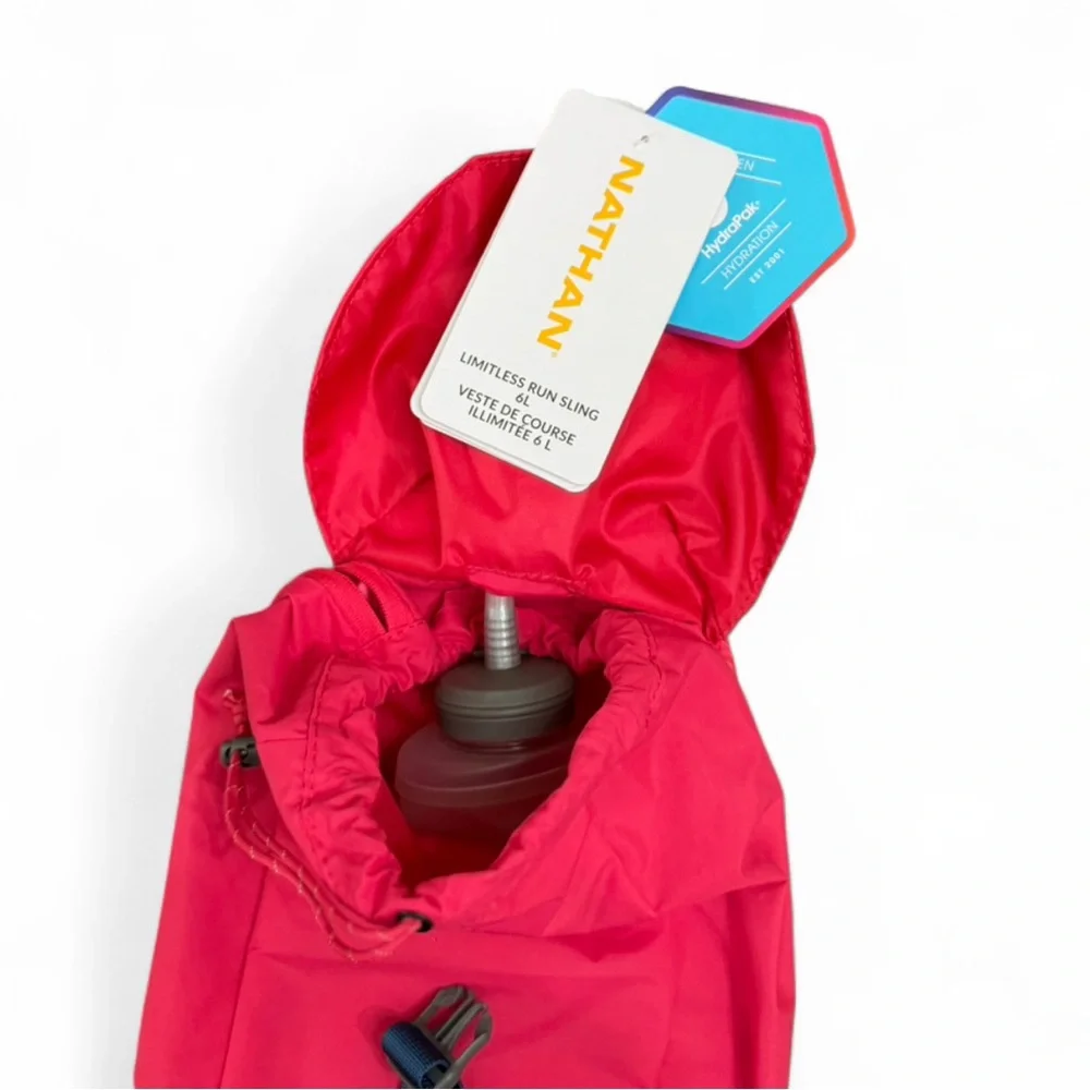Nathan Hydration Crossbody Bag with SEALED 750mL Water Bladder and Hose